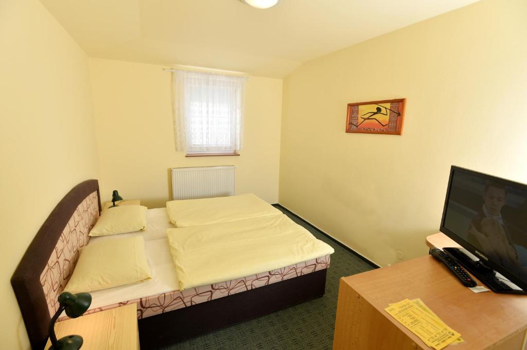 Hotel U Jezirka Liberec Ruang foto
